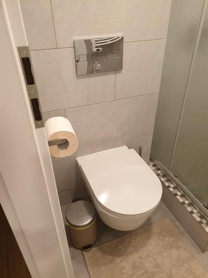 Studio Rent In ซาราเซ ภายนอก รูปภาพ